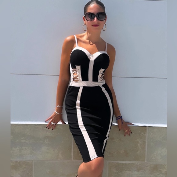 🔥Beautiful Madison Dress 👗 Corset Waist. - Picture 2 of 5